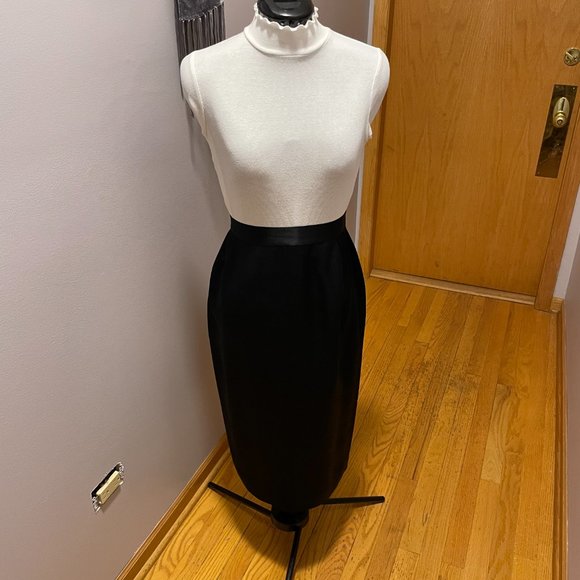 Eleanor Brenner Vintage Silk Skirt, Black (Item# 1021) - Picture 1 of 6